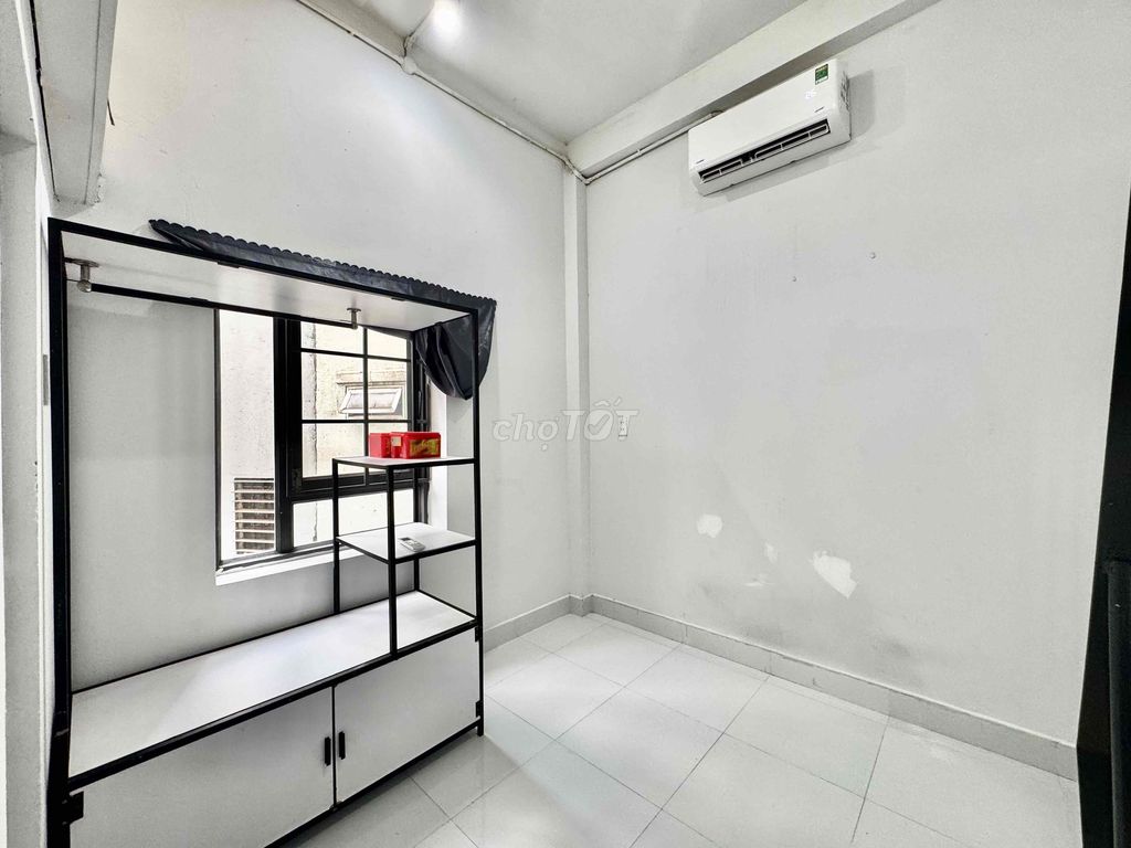Rent the skygates near cmt8, 7 goods against District 10