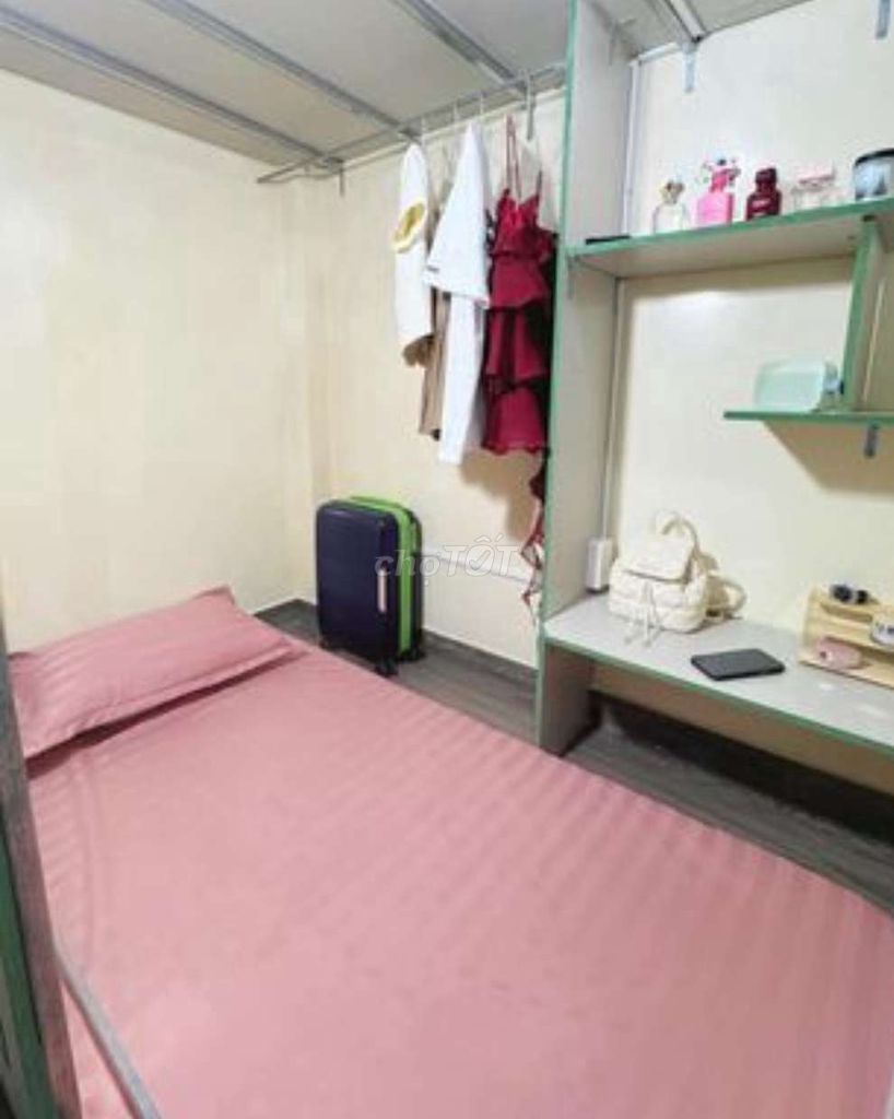 The dorm sleepbox is closed to private.