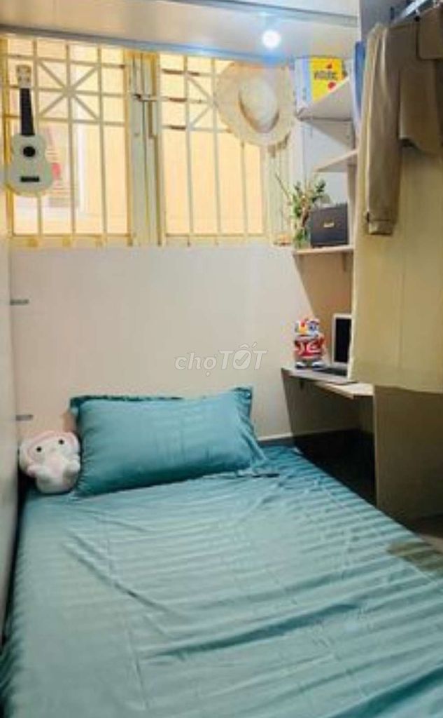 The dorm sleepbox is closed to private.