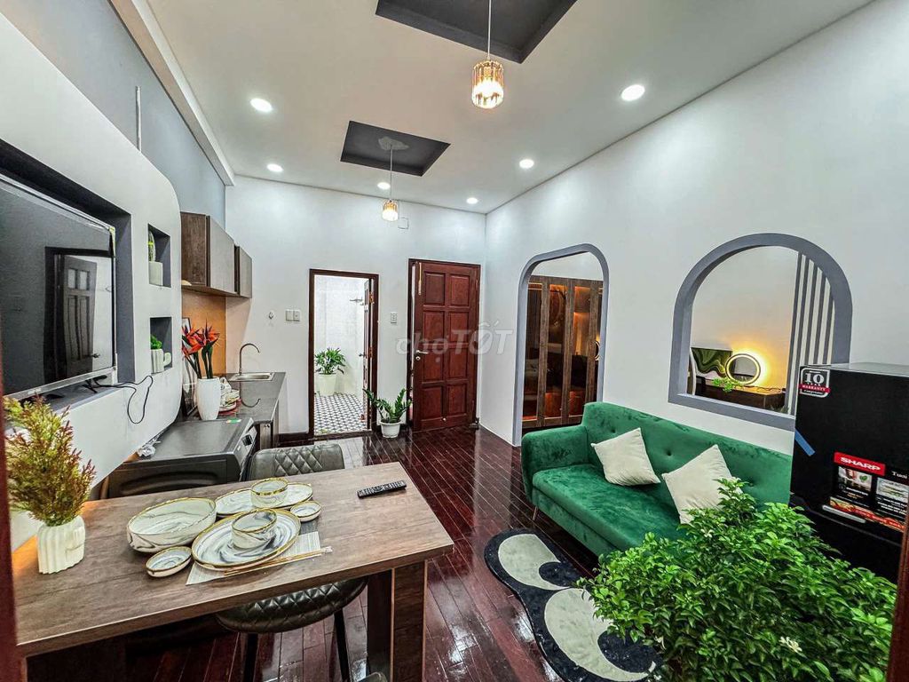 I'm the owner who needs to rent a high-end apartment full of furniture for electric charge.