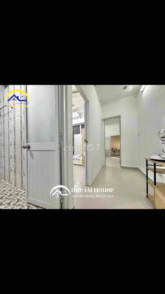 Small, fresh, clean, comfortable room at 385 Nguyễn Sơn.