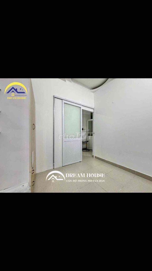 Small, fresh, clean, comfortable room at 385 Nguyễn Sơn.