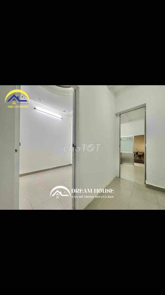 Small, fresh, clean, comfortable room at 385 Nguyễn Sơn.