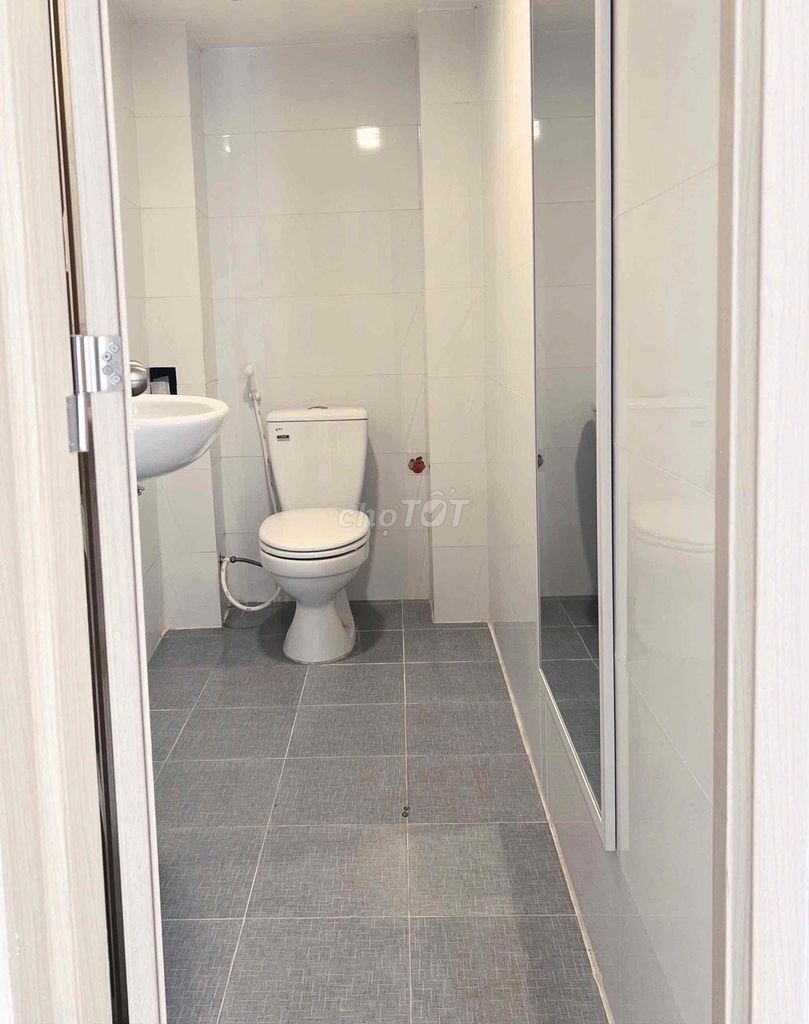 Rent the house. The first floor. Private path. Page Long. Page 12.Q.bt