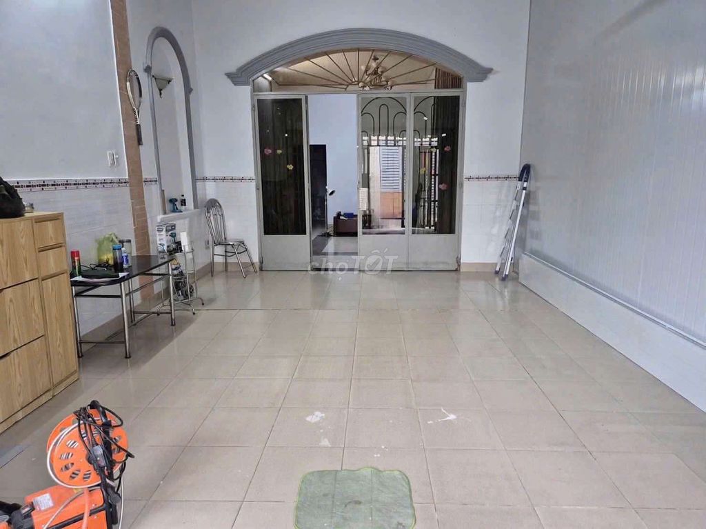 Rent a cash house near the Hiệp Bình Phước bow.