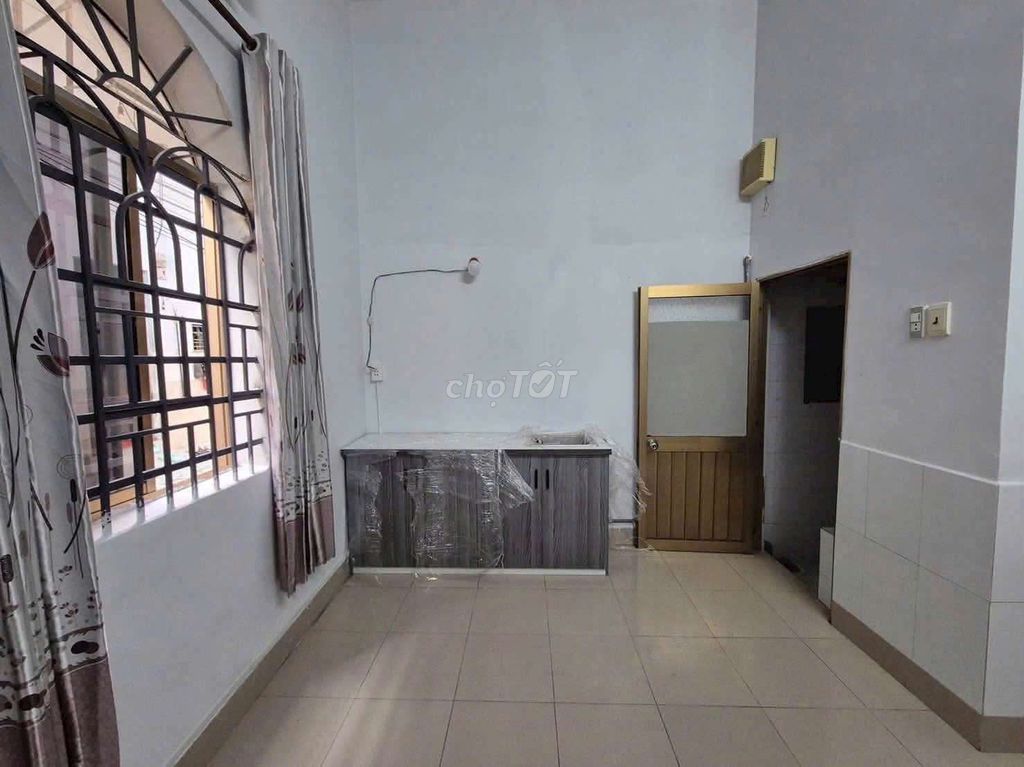 Rent a cash house near the Hiệp Bình Phước bow.