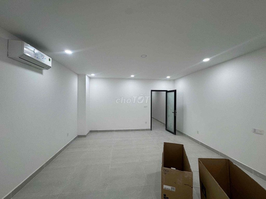 Cityland Parkhills Gò Vấp ground 4th floor with elevators.
