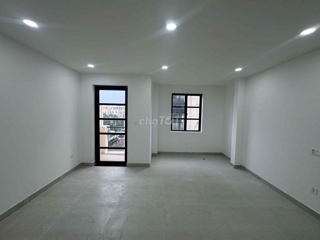 Cityland Parkhills Gò Vấp ground 4th floor with elevators.