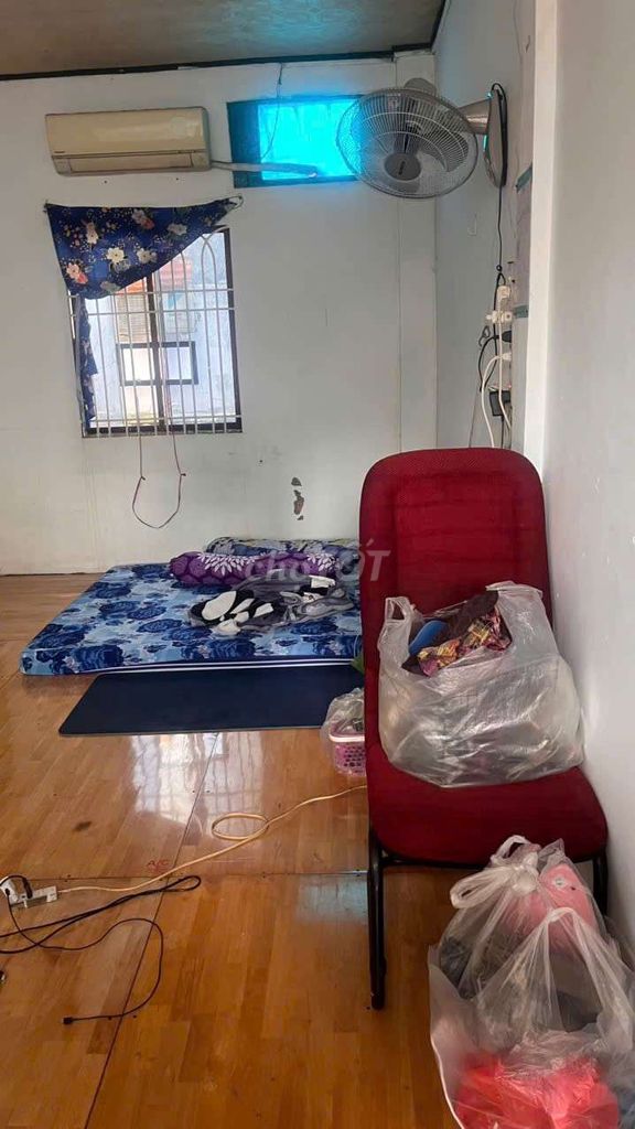 Rent a front house on Hiền Vương.