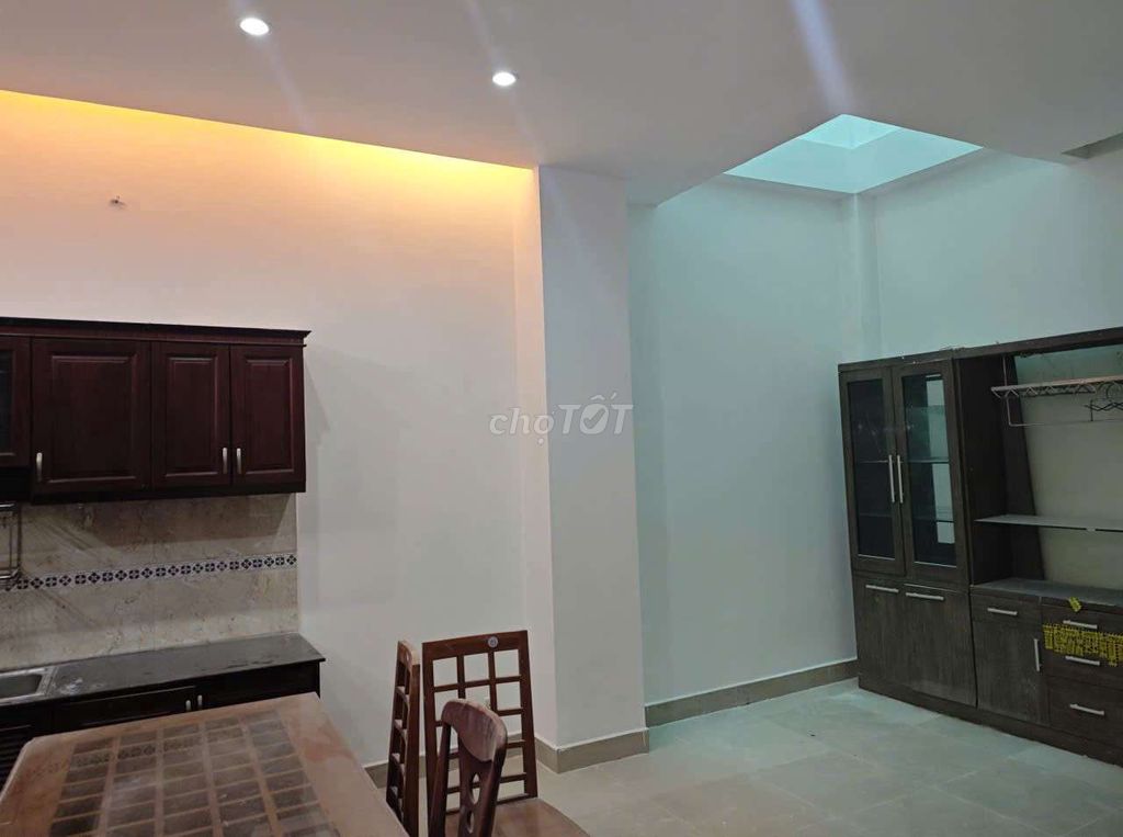 Rent P.tht out of the D.U.S. area 7 x 15.1 MM 4th floor bedroom 4 ws is 15