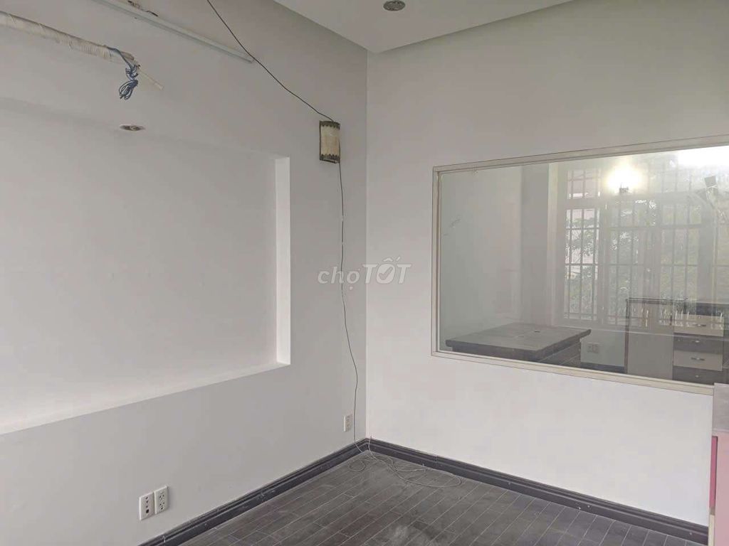Rent P.tht out of the D.U.S. area 7 x 15.1 MM 4th floor bedroom 4 ws is 15