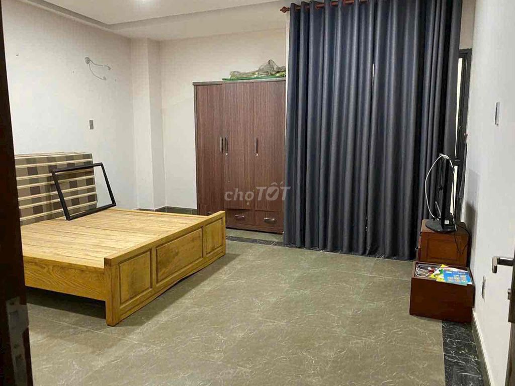 2rd floor 3 bedroom 3 bathrooms with old P.Phú Hữu power