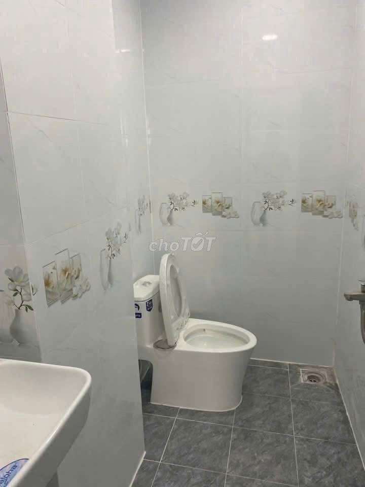 need to rent a ptttn line pvh area 5 x18 1st floor 4th floor bedroom.3 ws worth 13 million