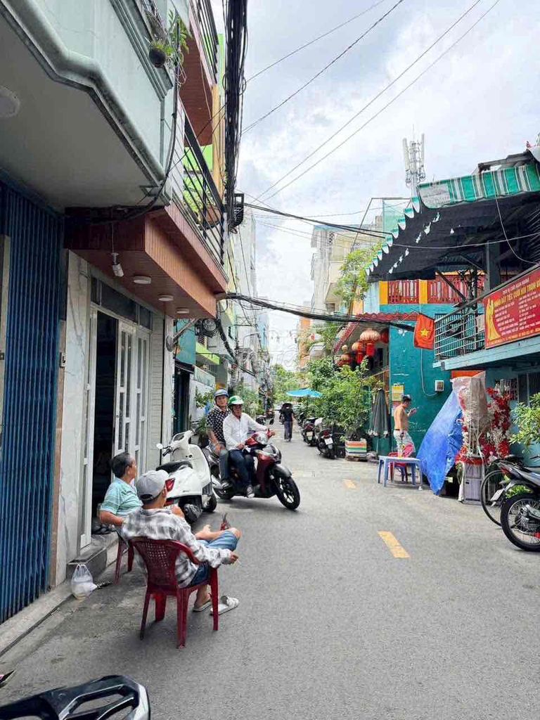 Three-story, four-story bedroom, five-room Ngô Thời Nhiệm toilets.