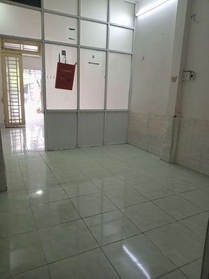 Rent the ground house. Gần Phạm Hùng business position. area 3 X18. 12 million.