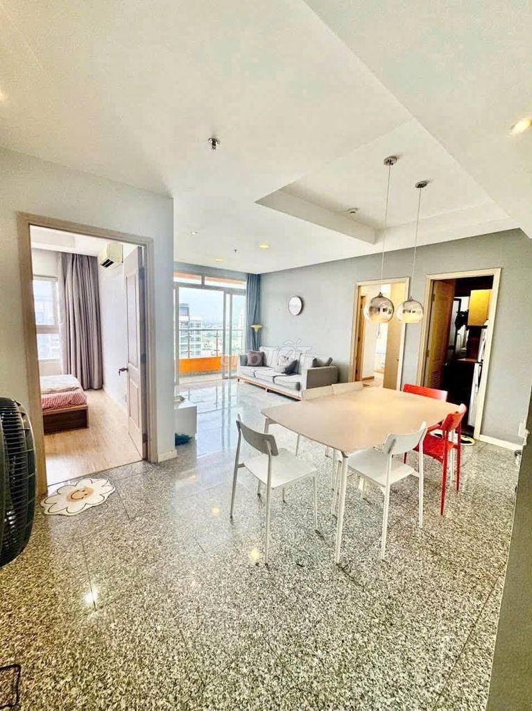 Need to rent the Oriental Plaza-Âu Cơ bedrooms, ready for 109 m2 at 11 million a month