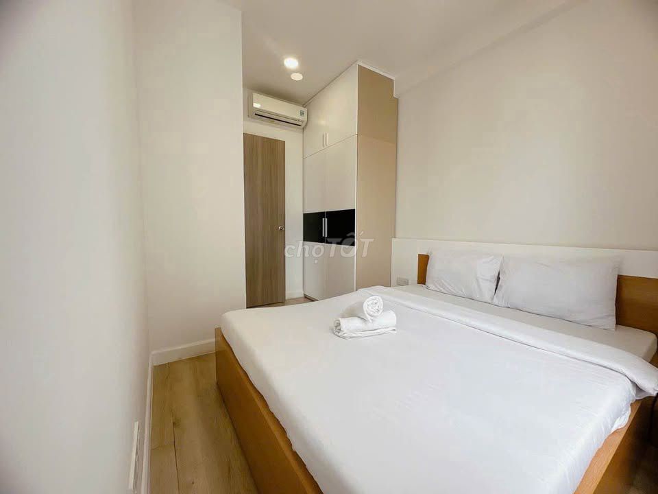 Garden Republic building, 20 Republic empty 3 bedrooms cost 12 million a month.