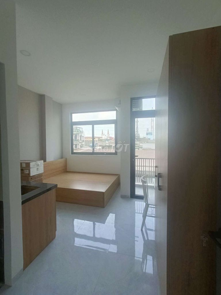 newly built motel - full interior - neared corner of the cloud, heavy