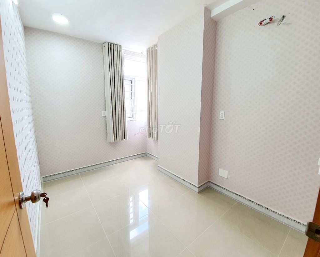Corner 81 meters 2(3 bedroom2) Gold 9 million a month, cool balcony, security