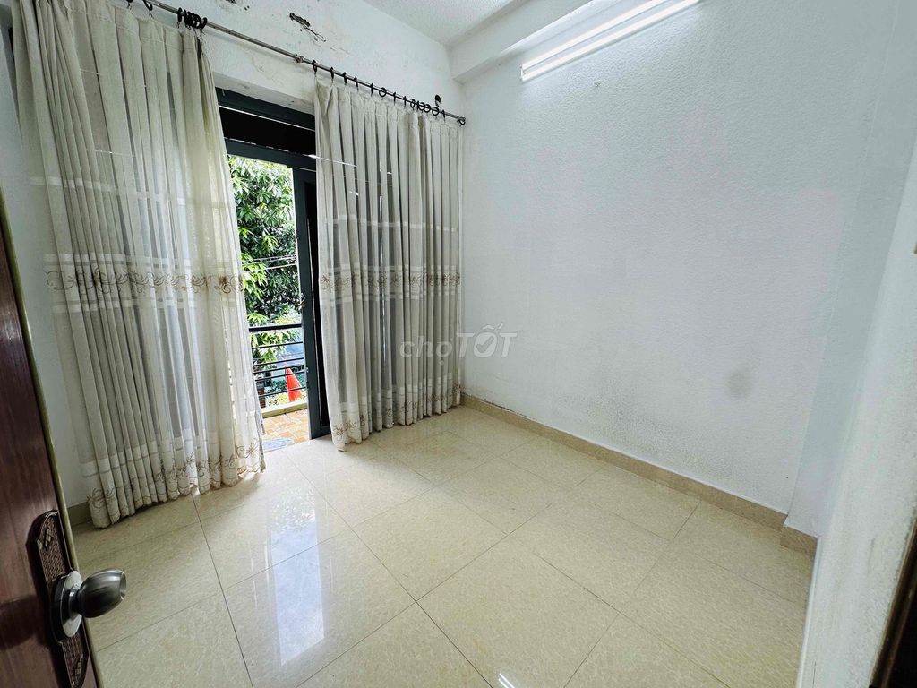 Rents 74/ Qq11970 16 Gò Vấp.7 m. 17m. 4 bedroom 3 large yard toilets