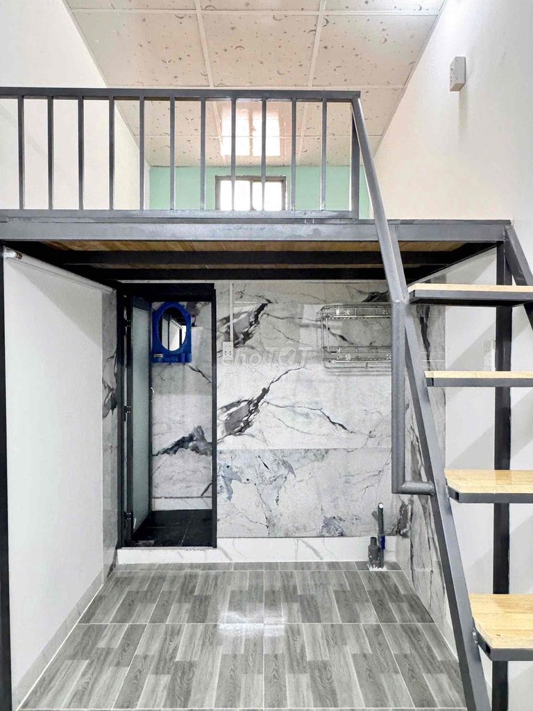 Rent the guard room. The Cold Machine gets the tram right through the Middle-Veter.