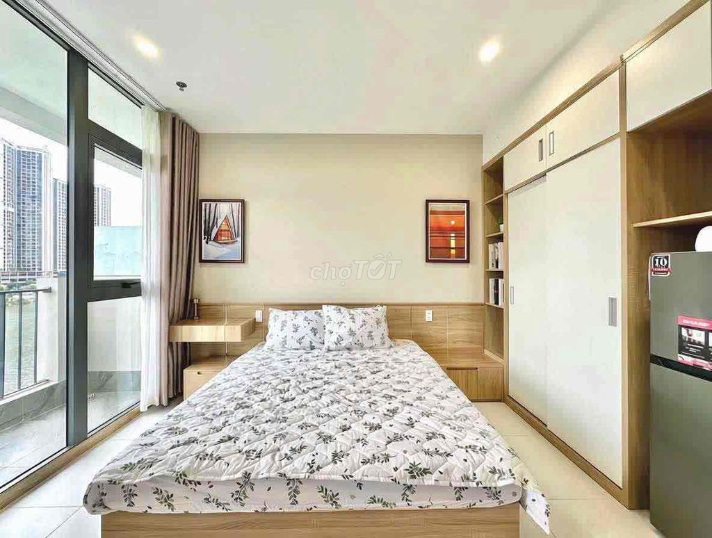 INTERVIEW, the studio-sharing apartment near the newly built literary university