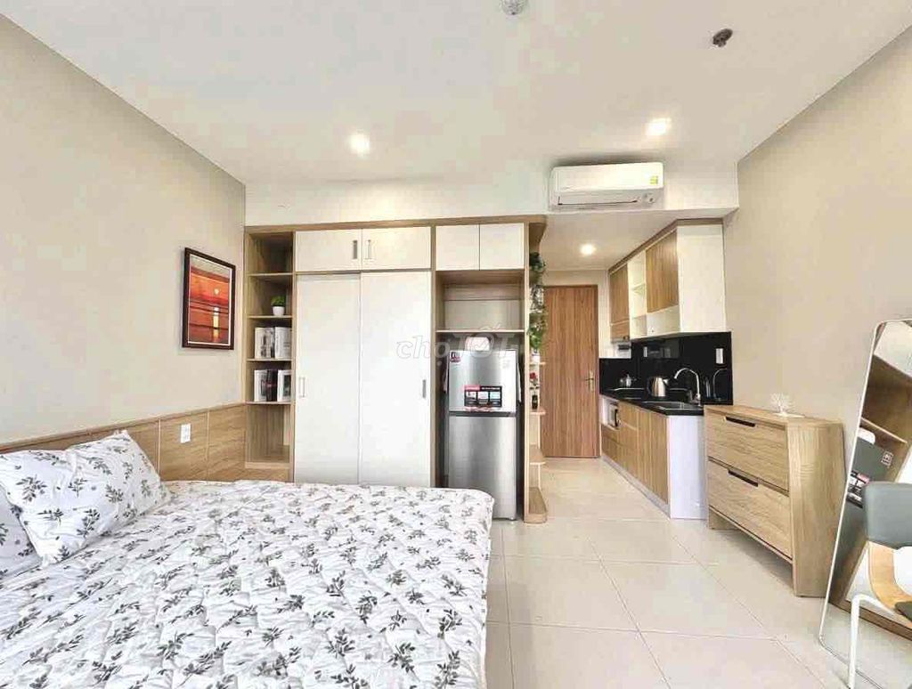INTERVIEW, the studio-sharing apartment near the newly built literary university