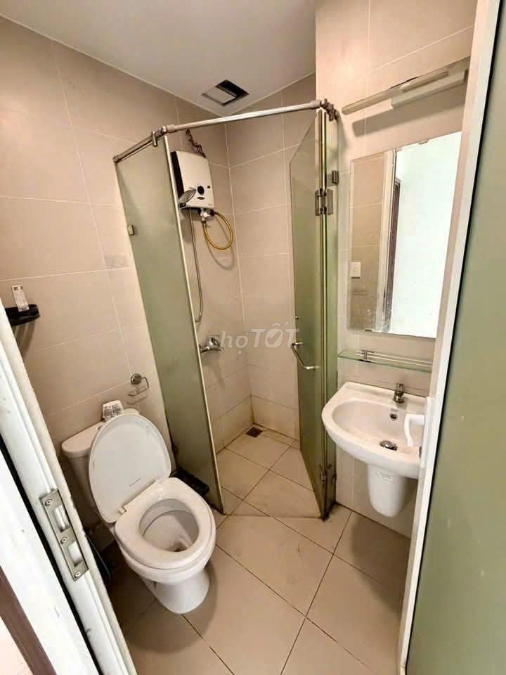 C/c High Level Res Green-Admiral Corner 3 bedrooms (No furniture, 3 air conditioning) is 13.5 million a month.
