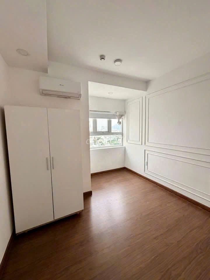 C/c High Level Res Green-Admiral Corner 3 bedrooms (No furniture, 3 air conditioning) is 13.5 million a month.
