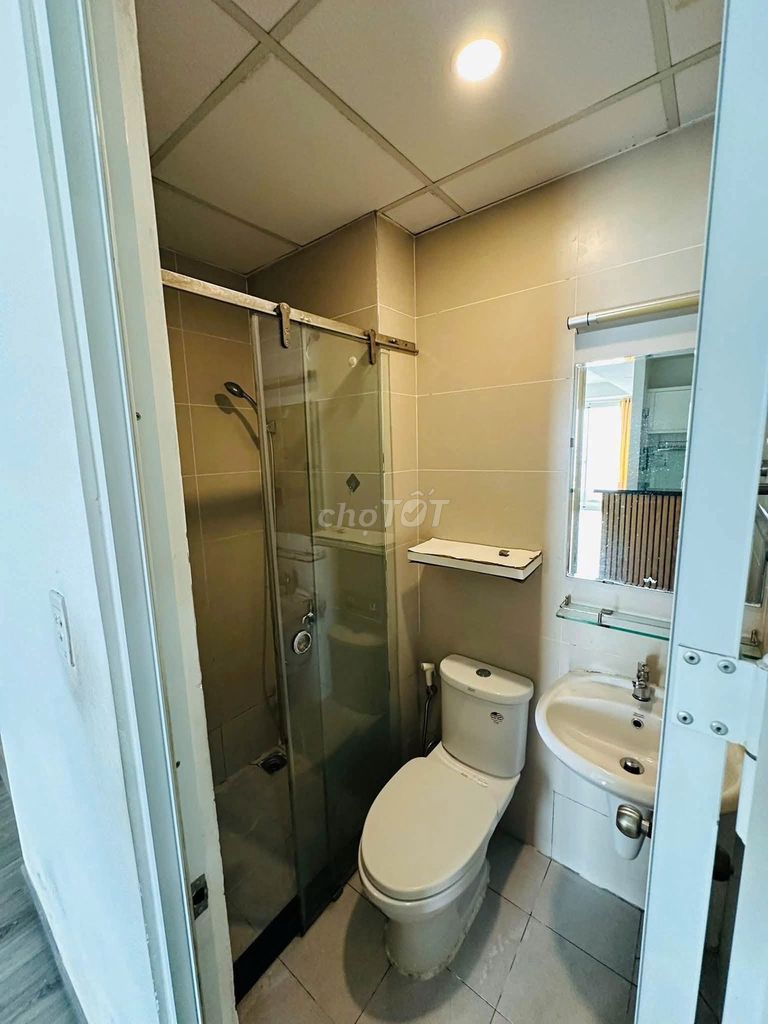 C/c High Level Res Green-Admiral Corner 3 bedrooms (No furniture, 3 air conditioning) is 13.5 million a month.