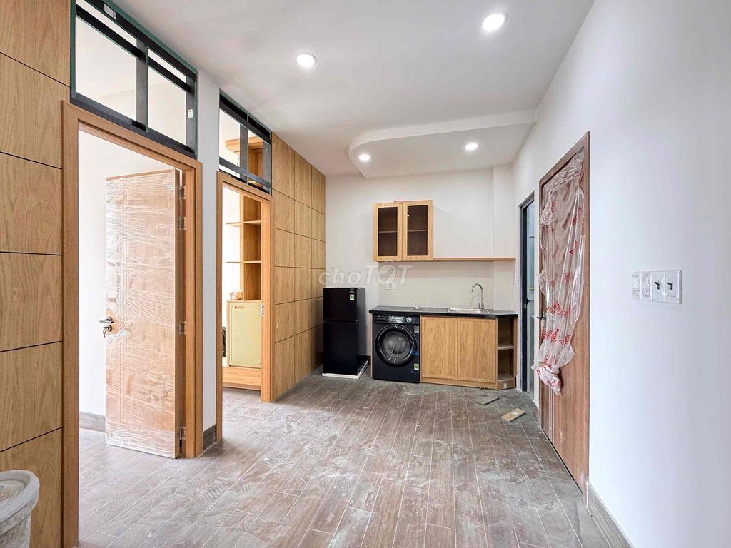 Three-in-a-row support in two bedrooms.