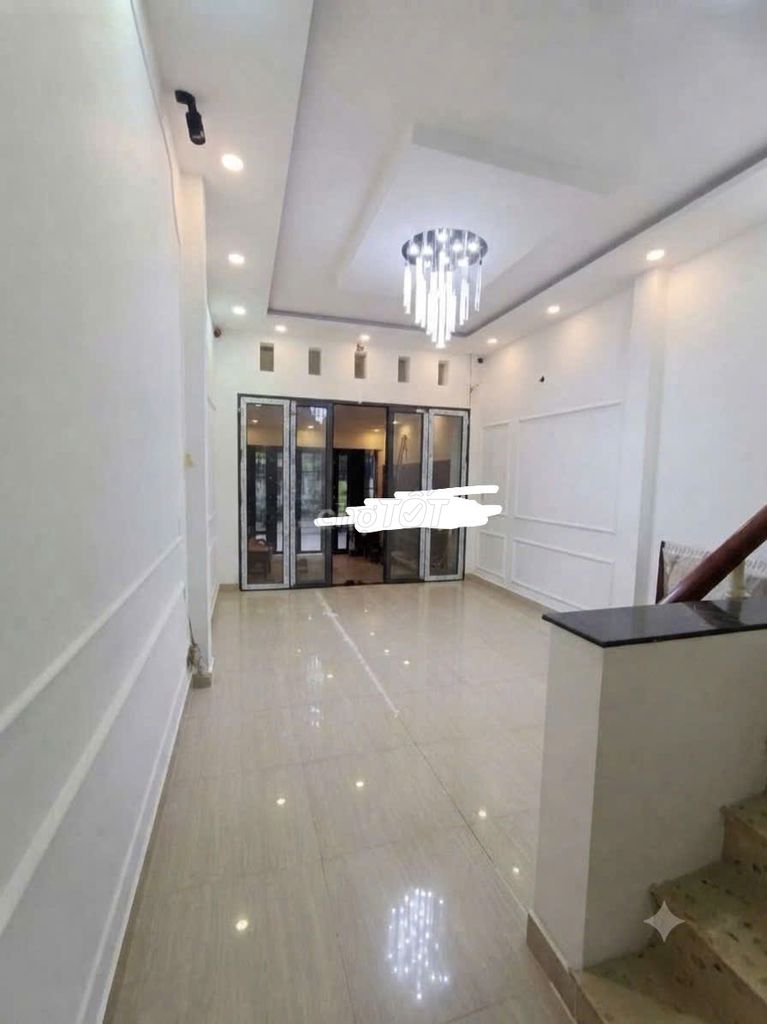 Rent a house cheaply for the collaboration area, Lý Chiêu Hoàng, 010, District 6, 17 million.