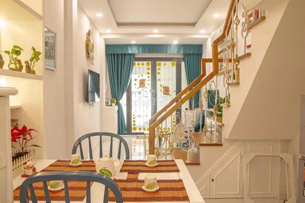 Rent an M 2.5 M.T.M.T.T.C., P.dakao, District 1, full internal LHC, 19.5 million