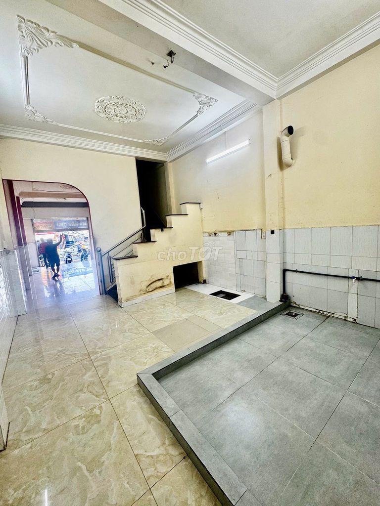 Rent one Lê Đại Hành, Abway 11, District 11, 30 million.