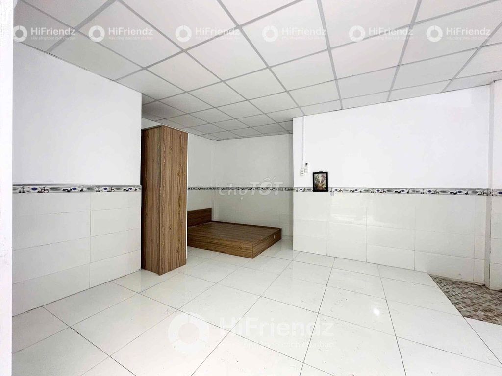 Nice clean lodging near the open doorroom.