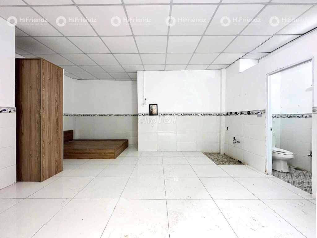 Nice clean lodging near the open doorroom.
