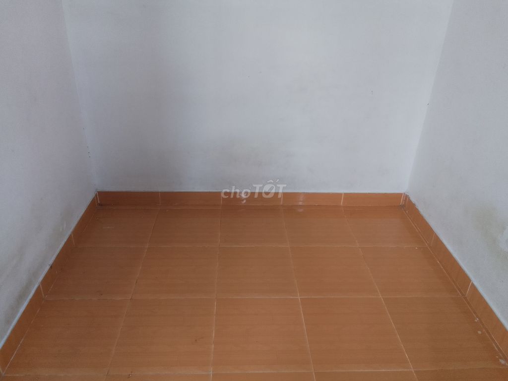 Rent a one-man room. There's a private passage at Q.Tân Bình.