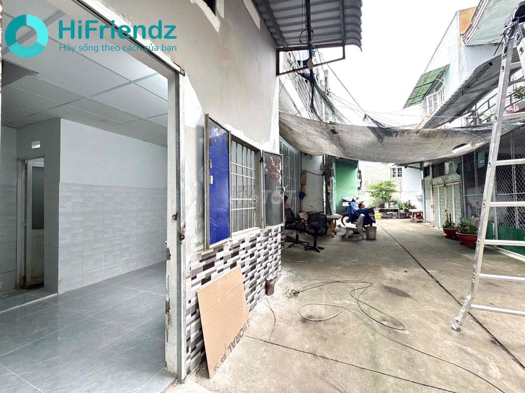 Rent the ground- mb business-side go An Lạc - west bus stop