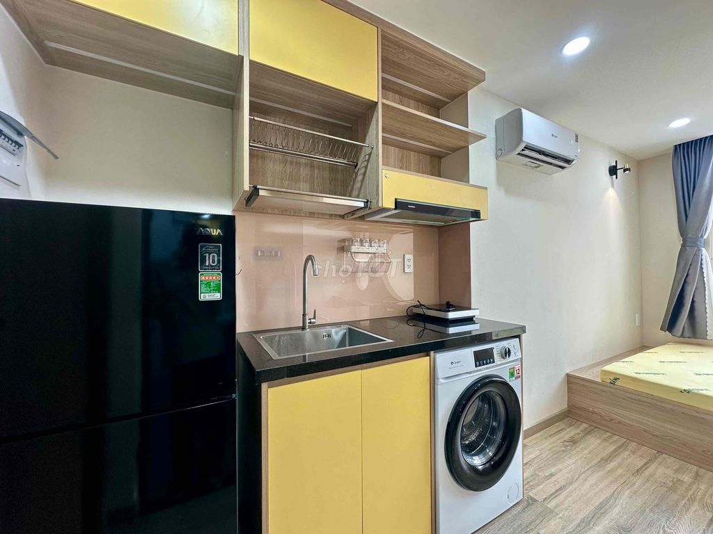 Rent a mini-log on Dương Quảng Hàm Gò Vấp axis