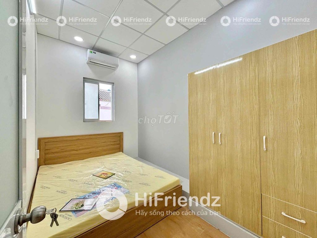 Rent two beds full of cheap furniture - at the new market,