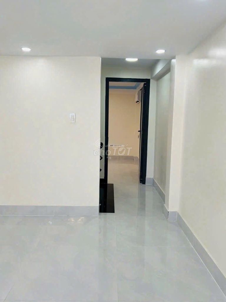Rent 1 Út Tịch, 717 4, Q. tb, 24 million.