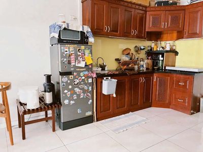 The owner rented two rooms of 3.5 million (full kitchen, bed,...) Dealing.