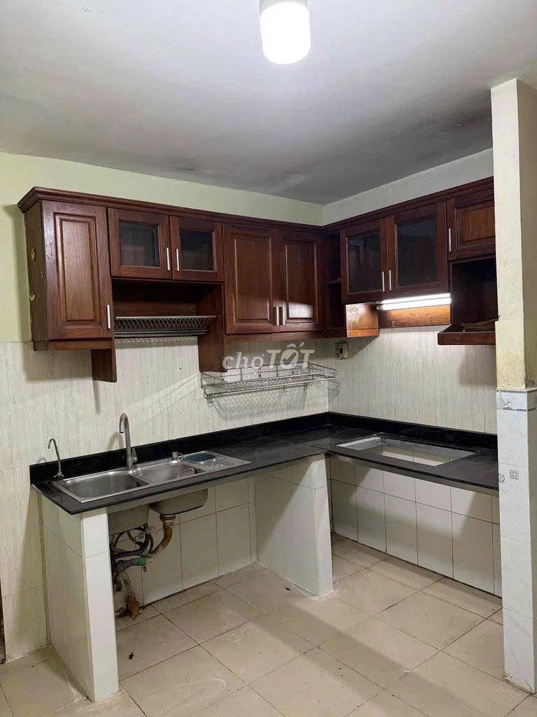 Renting 2M (xm) Phạm Văn Bạch, 717 15, Q. Tb, 10 million.