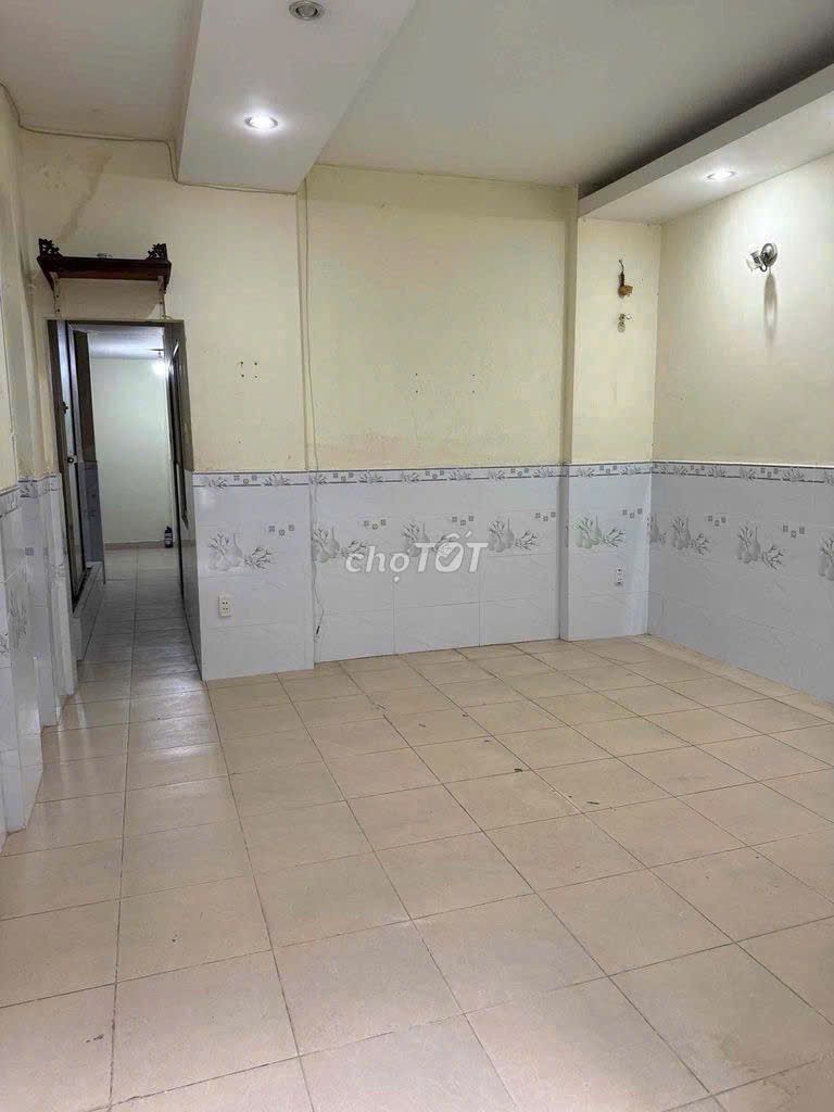 Renting 2M (xm) Phạm Văn Bạch, 717 15, Q. Tb, 10 million.