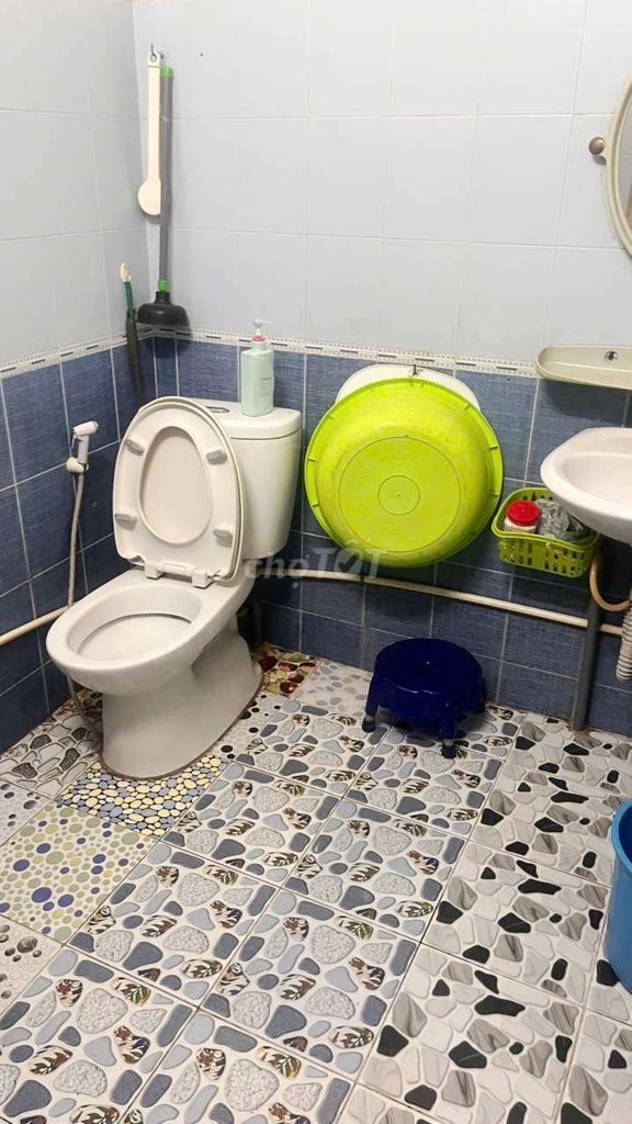 Hiền Vương cash. Tân Phú (a bedroom, a toilet). area used 100 m2