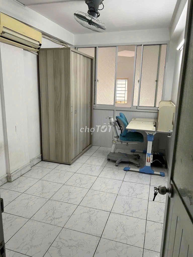 Rent 5 M Street 5th Street, 770 13, 13.3th District, 13.5 million.