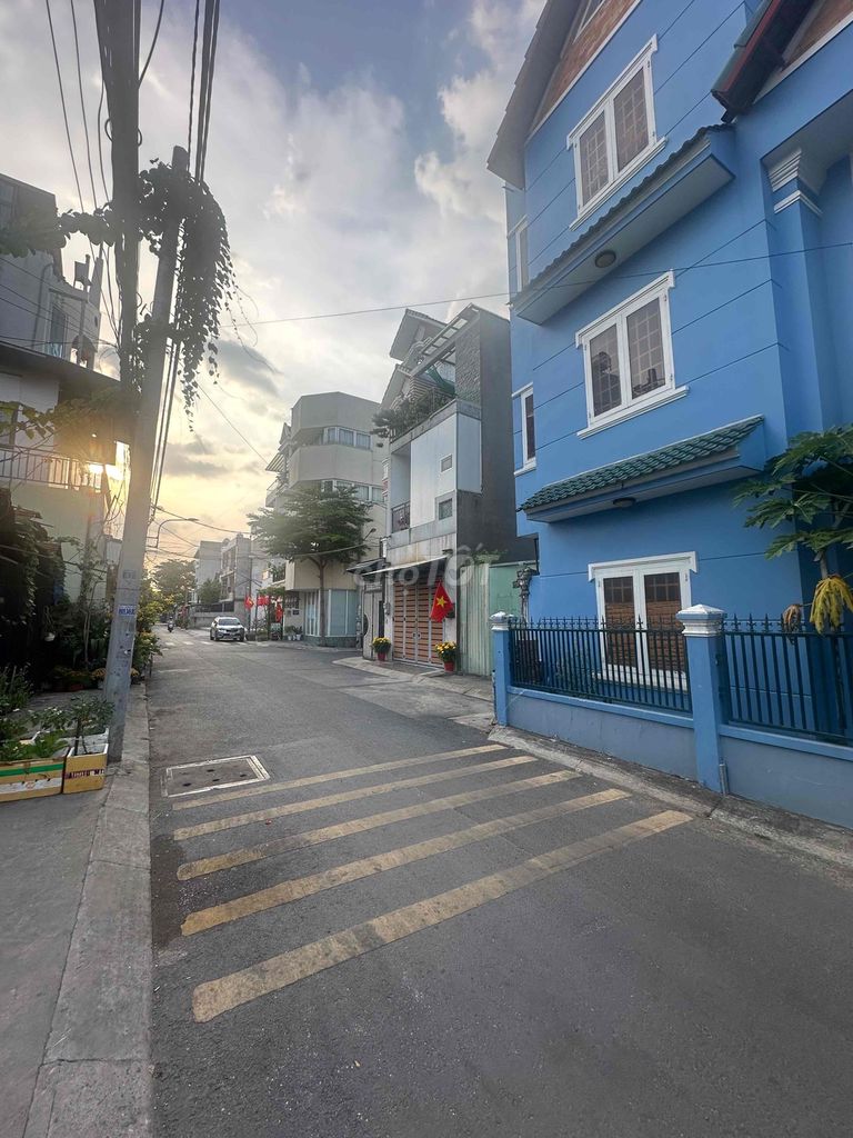 School room - good price, comfortable stay