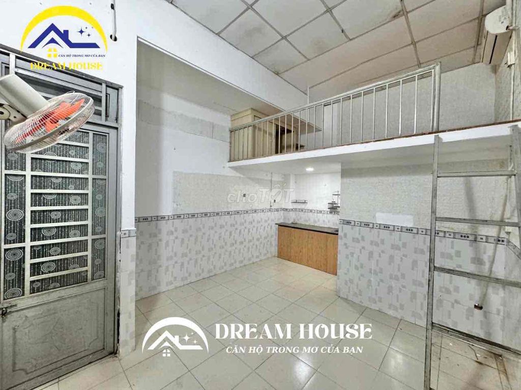 Cheap room for commercial college.