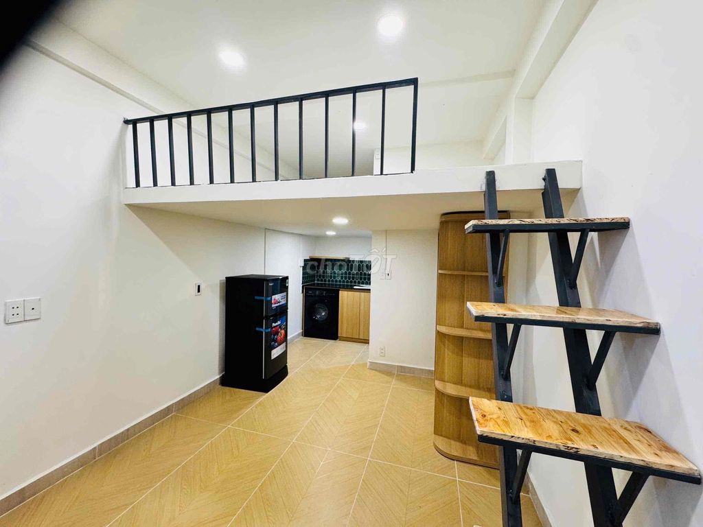 The owner of the Doublex Room costs 2.5 million, right near Lotter Mark District 7.