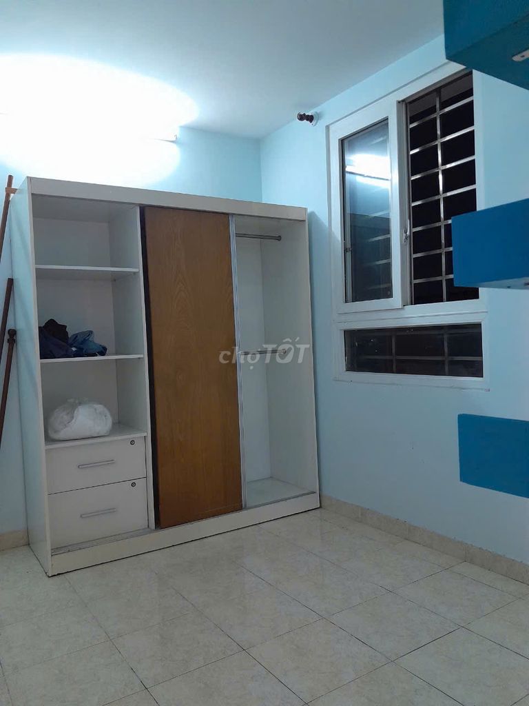 rent apartment east of plaza